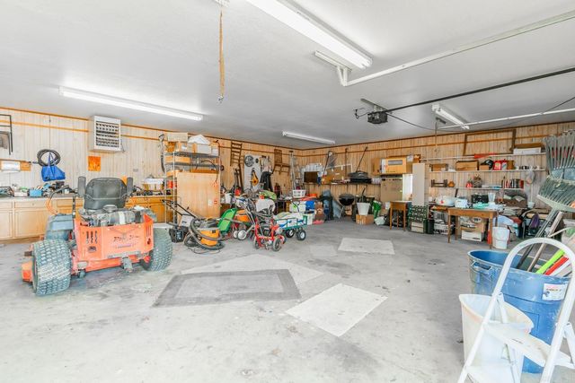 1300 N Locust Street, Newark, AR 72562