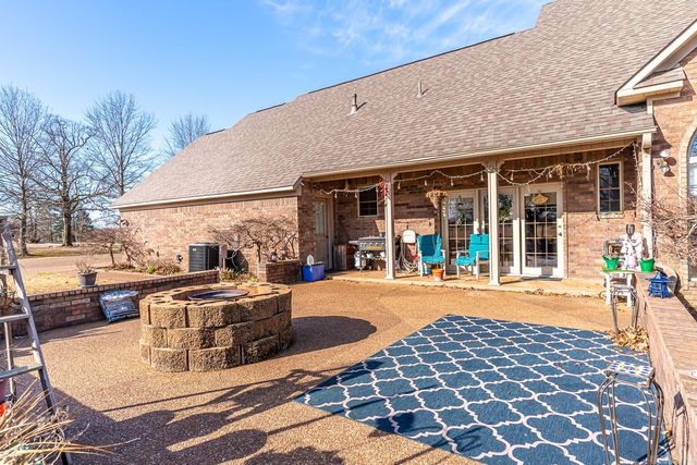 1300 N Locust Street, Newark, AR 72562