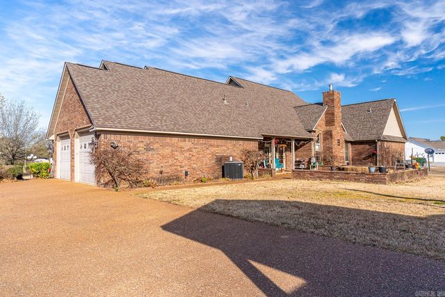 1300 N Locust Street, Newark, AR 72562