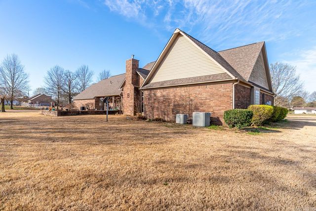 1300 N Locust Street, Newark, AR 72562