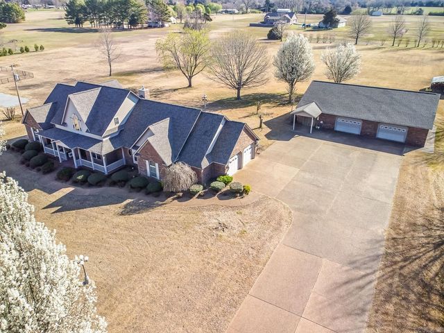 1300 N Locust Street, Newark, AR 72562