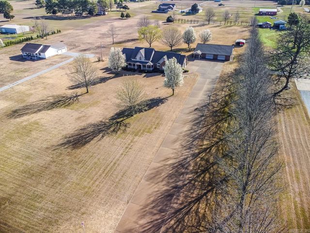 1300 N Locust Street, Newark, AR 72562