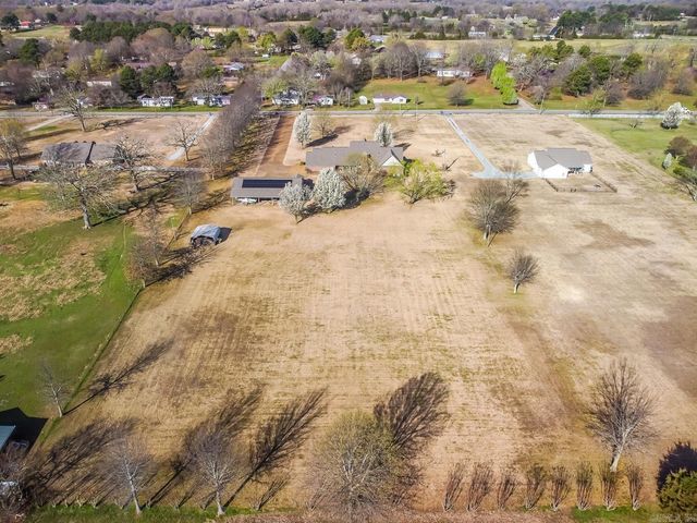 1300 N Locust Street, Newark, AR 72562