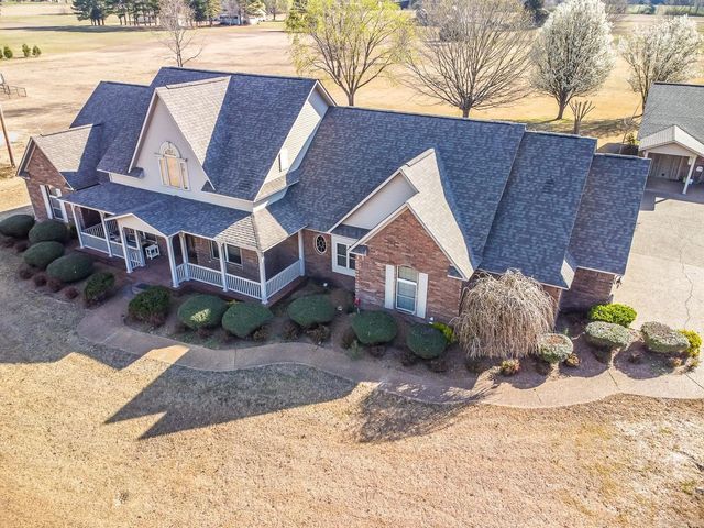 1300 N Locust Street, Newark, AR 72562