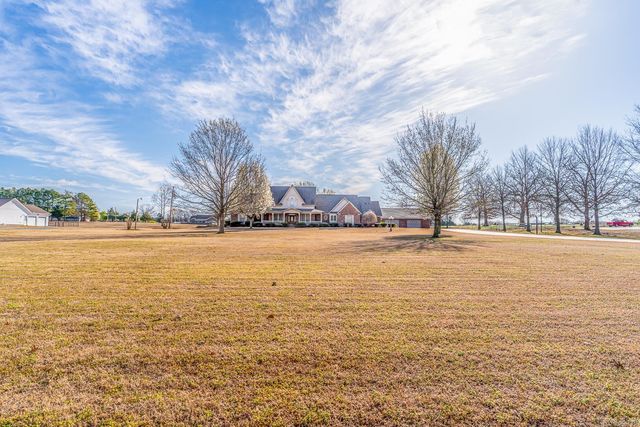 1300 N Locust Street, Newark, AR 72562