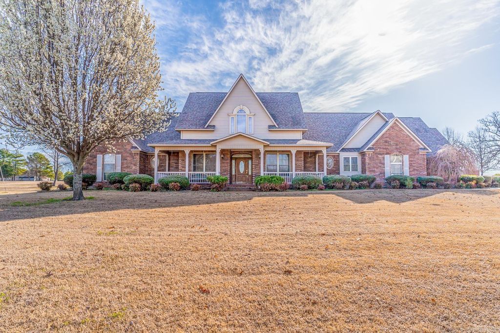 1300 N Locust Street, Newark, AR 72562