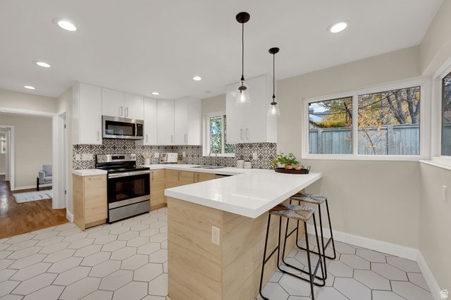 2402 E BEACON DR, Salt Lake City, UT 84108