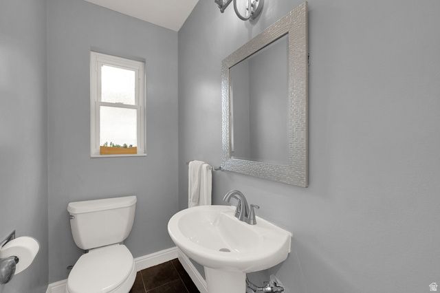 2402 E BEACON DR, Salt Lake City, UT 84108