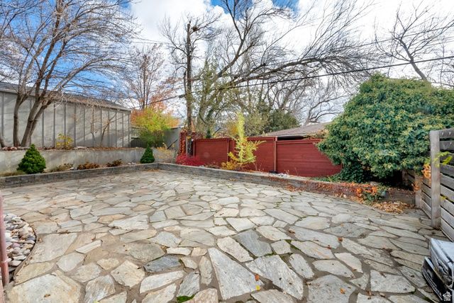 2402 E BEACON DR, Salt Lake City, UT 84108