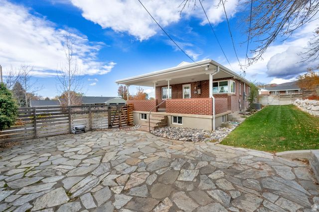 2402 E BEACON DR, Salt Lake City, UT 84108