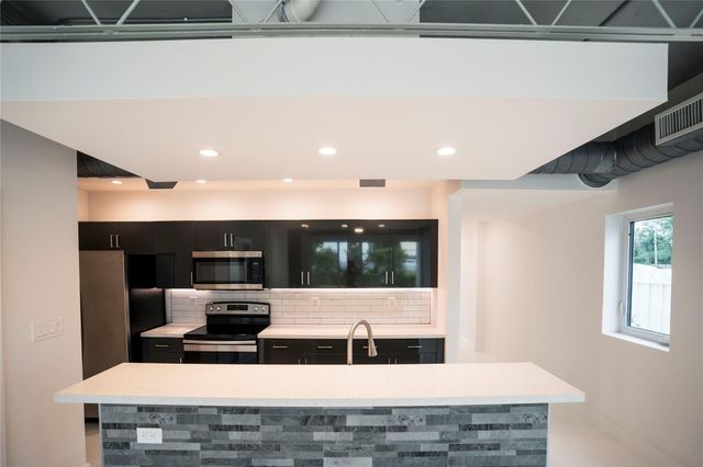 1413 NE 5th Avenue 1, Fort Lauderdale, FL 33304
