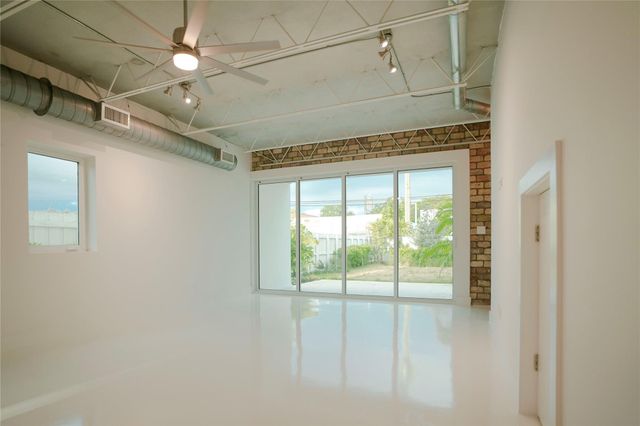 1413 NE 5th Avenue 1, Fort Lauderdale, FL 33304