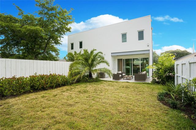 1413 NE 5th Avenue 1, Fort Lauderdale, FL 33304