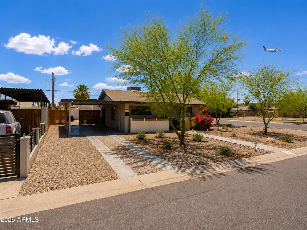 Image 24 of property listing at 4101 E PIERCE Street, Phoenix, AZ 85008