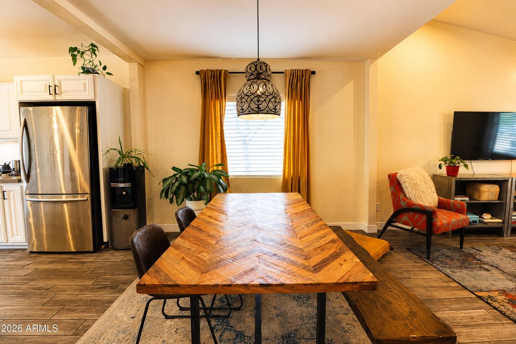 Image 6 of property listing at 4101 E PIERCE Street, Phoenix, AZ 85008