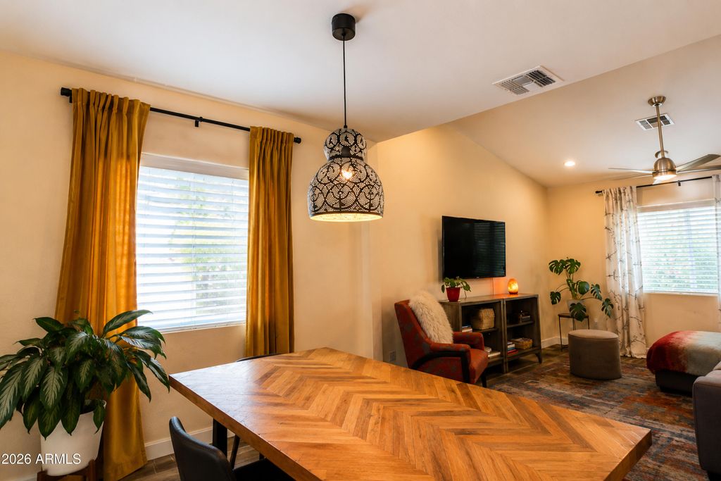 Image 7 of property listing at 4101 E PIERCE Street, Phoenix, AZ 85008