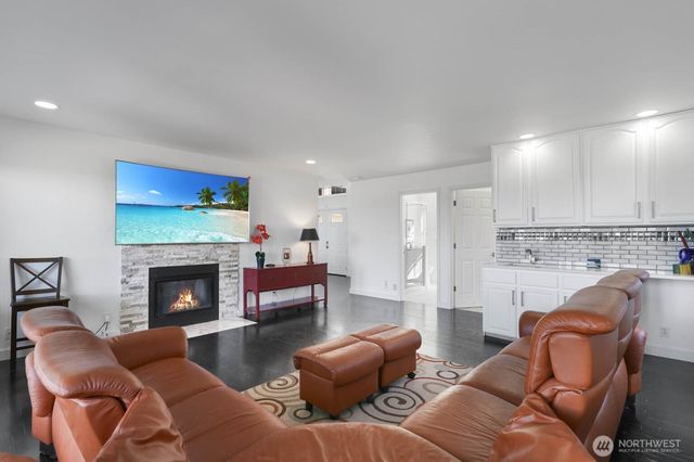 3319 9th Ave Ct NW, Gig Harbor, WA 98335