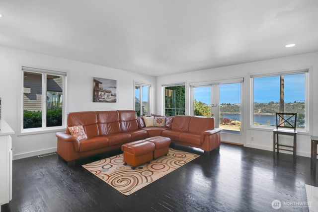 3319 9th Ave Ct NW, Gig Harbor, WA 98335