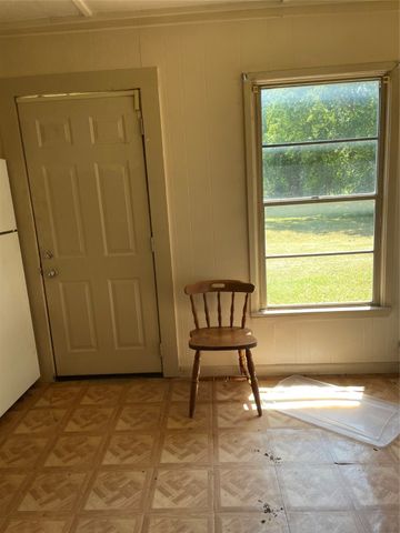 604 S Lee Street, Valley View, TX 76272