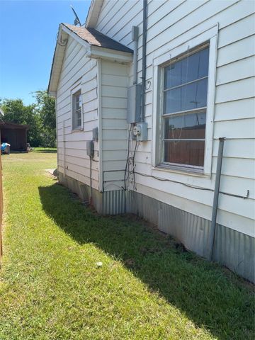 604 S Lee Street, Valley View, TX 76272