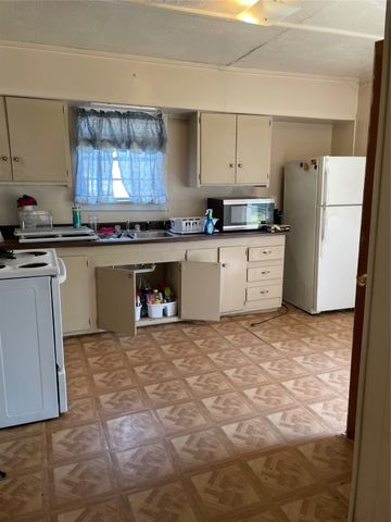 604 S Lee Street, Valley View, TX 76272