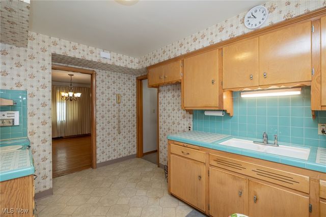 5903 Warwick Drive, Parma, OH 44129