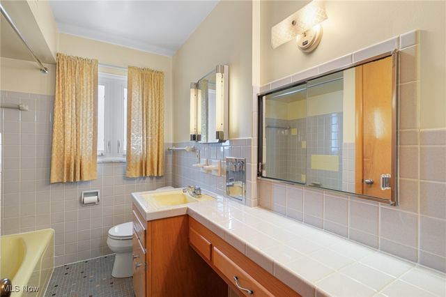 5903 Warwick Drive, Parma, OH 44129