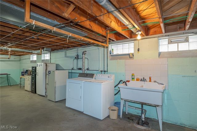 5903 Warwick Drive, Parma, OH 44129