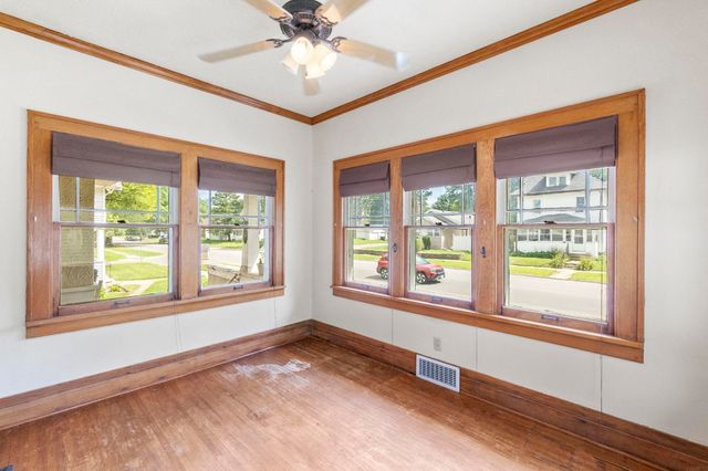 2006 W 3Rd Street, Waterloo, IA 50701