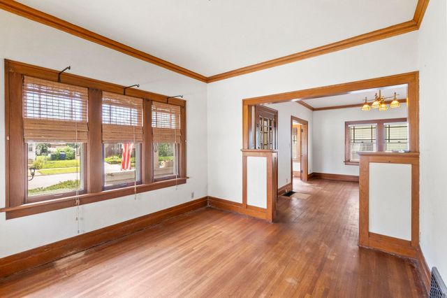 2006 W 3Rd Street, Waterloo, IA 50701