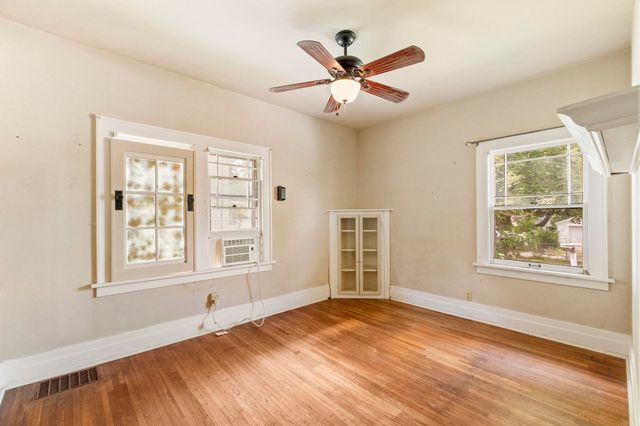 2006 W 3Rd Street, Waterloo, IA 50701