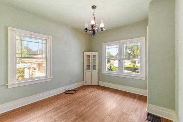 2006 W 3Rd Street, Waterloo, IA 50701