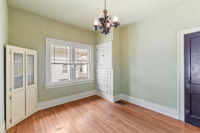 2006 W 3Rd Street, Waterloo, IA 50701