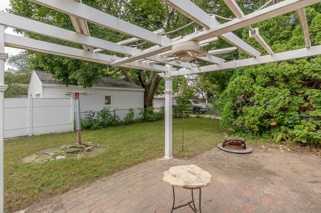 2006 W 3Rd Street, Waterloo, IA 50701