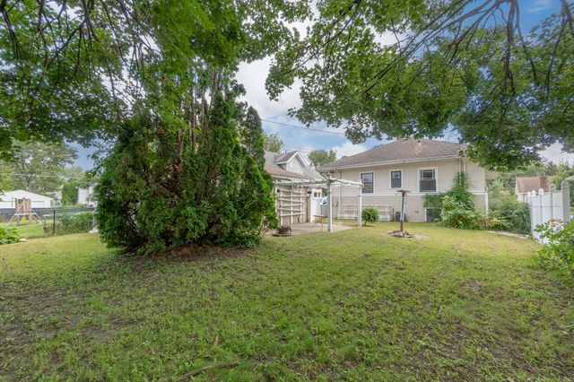 2006 W 3Rd Street, Waterloo, IA 50701