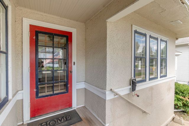 2006 W 3Rd Street, Waterloo, IA 50701