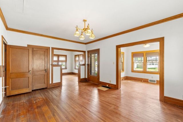 2006 W 3Rd Street, Waterloo, IA 50701