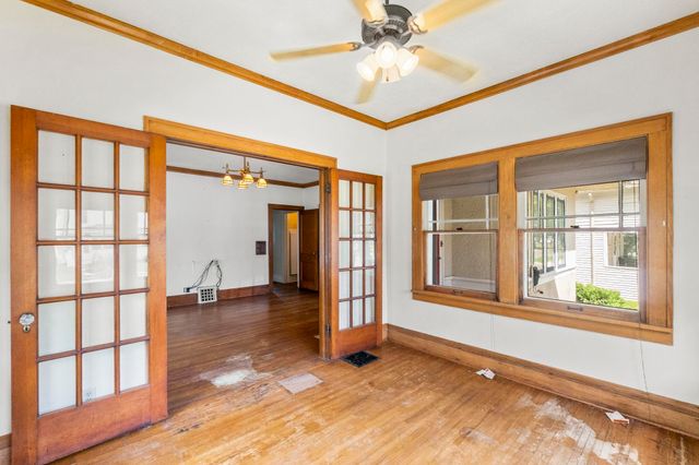 2006 W 3Rd Street, Waterloo, IA 50701