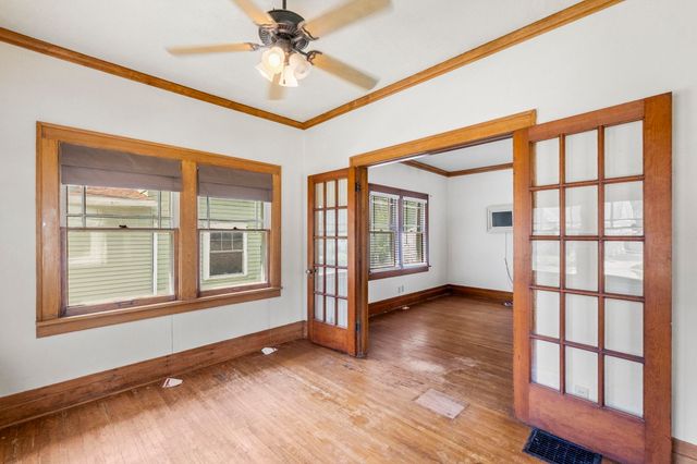 2006 W 3Rd Street, Waterloo, IA 50701