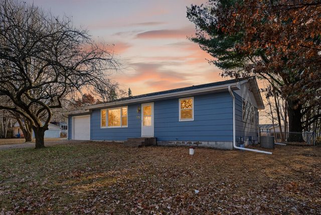 2292 336th Avenue NE, Cambridge, MN 55008