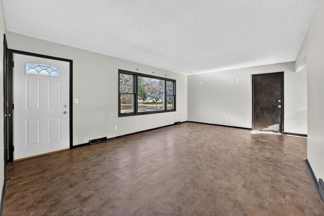 2292 336th Avenue NE, Cambridge, MN 55008