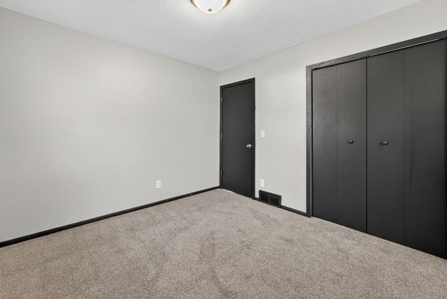 2292 336th Avenue NE, Cambridge, MN 55008