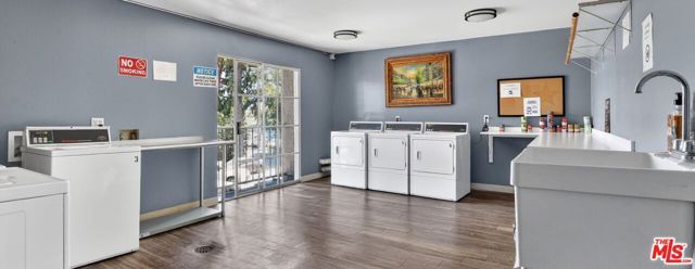 7249 Baird Avenue, Reseda (los Angeles), CA 91335