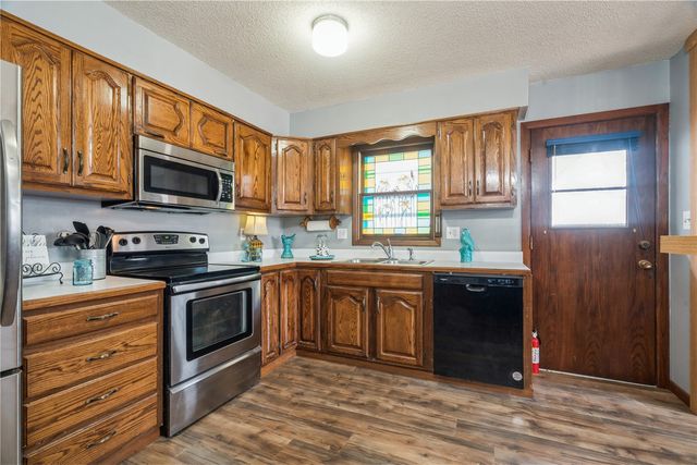 2602 Towne House Drive NE, Cedar Rapids, IA 52402