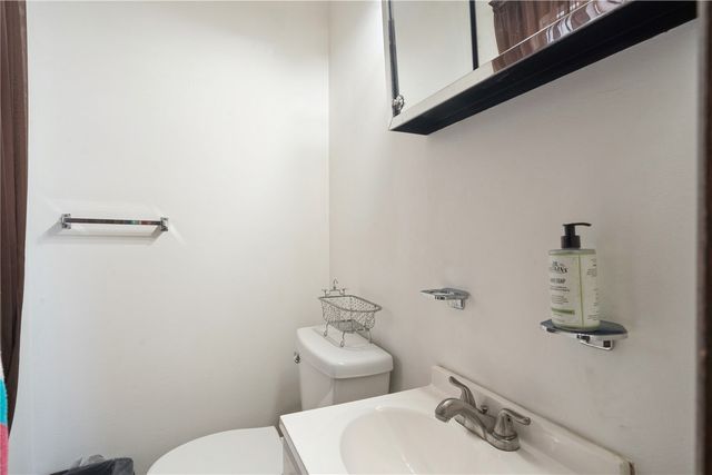 2602 Towne House Drive NE, Cedar Rapids, IA 52402