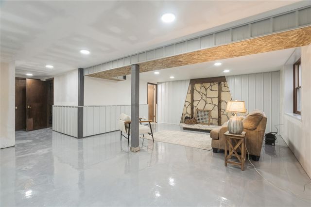 2602 Towne House Drive NE, Cedar Rapids, IA 52402