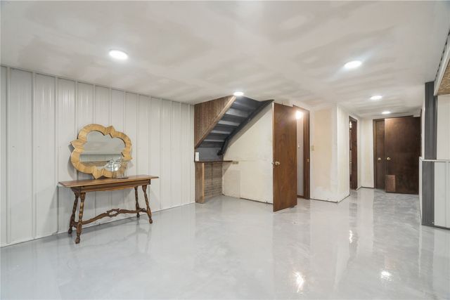 2602 Towne House Drive NE, Cedar Rapids, IA 52402