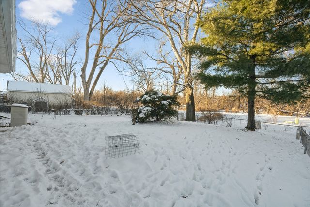 2602 Towne House Drive NE, Cedar Rapids, IA 52402