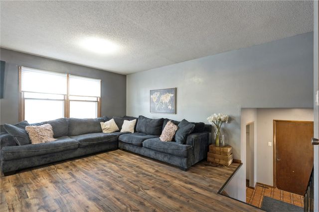 2602 Towne House Drive NE, Cedar Rapids, IA 52402