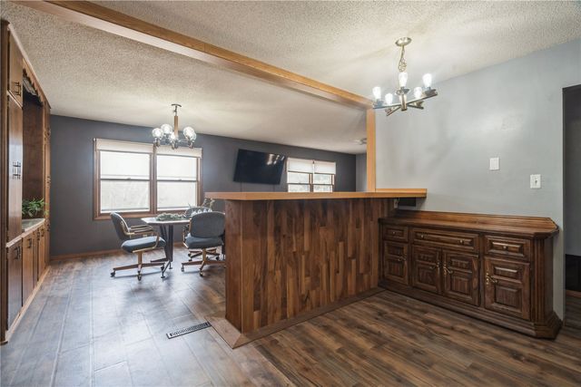 2602 Towne House Drive NE, Cedar Rapids, IA 52402